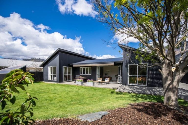 Photo of property in 40 Sylvan Street, Lake Hayes, Queenstown, 9304