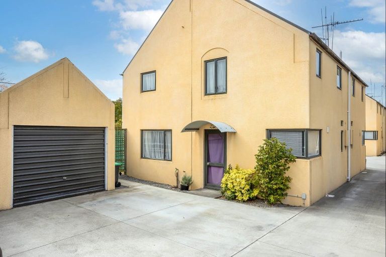 Photo of property in 4/36 Mathesons Road, Phillipstown, Christchurch, 8011
