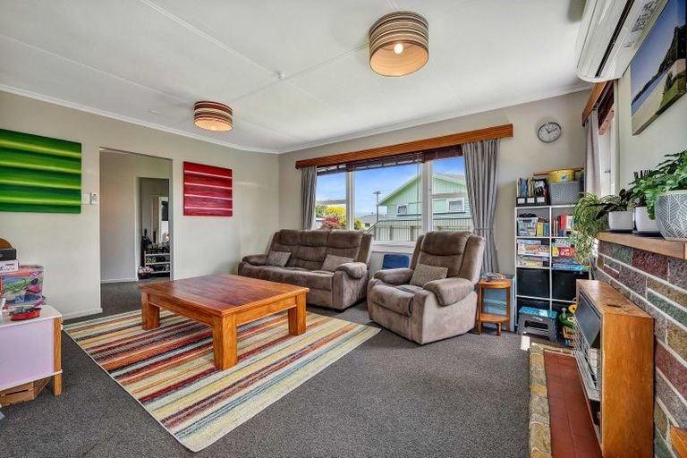 Photo of property in 100 Stanners Street, Eltham, 4322