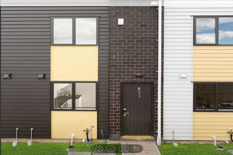 Photo of property in 8/3226 Great North Road, New Lynn, Auckland, 0600