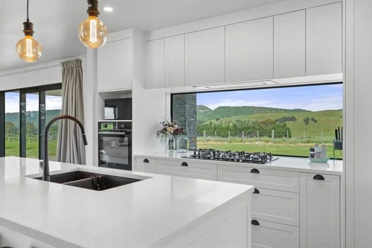 Photo of property in 117 Ruakokoputuna Road, Ruakokoputuna, Martinborough, 5781