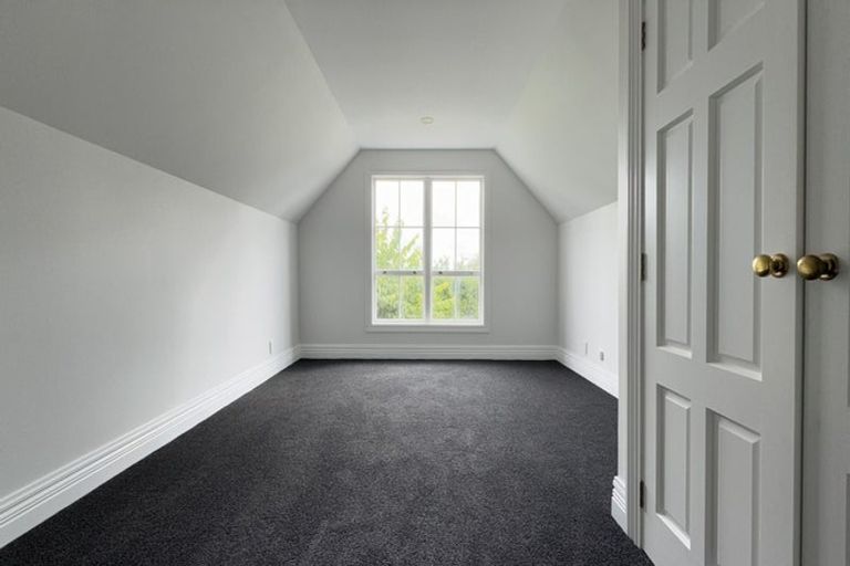 Photo of property in 14 Amreins Road, Waitakere, Henderson, 0782