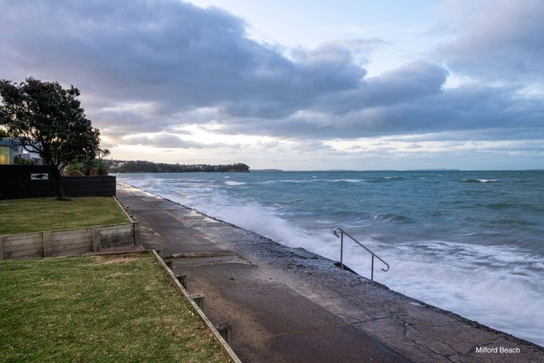 Photo of property in 19 Muritai Road, Milford, Auckland, 0620