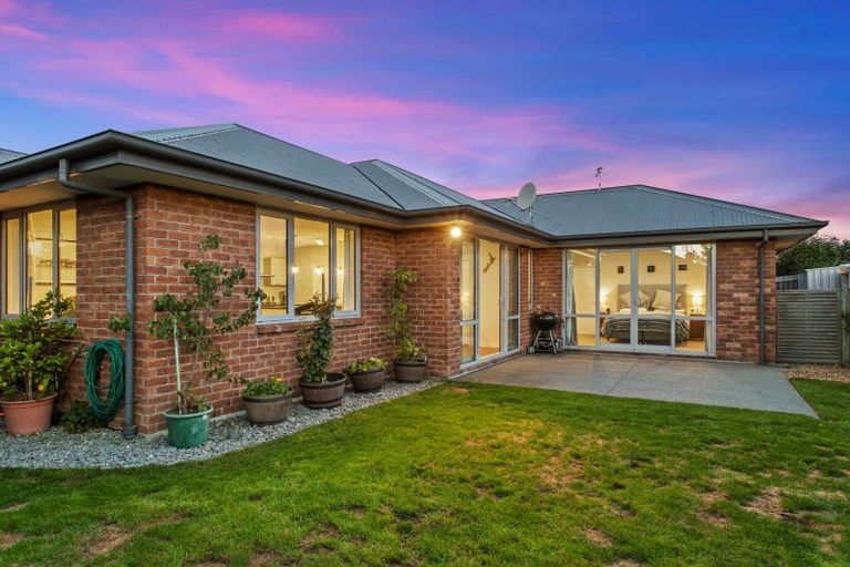 Photo of property in 7 Oakdene Place, Halswell, Christchurch, 8025