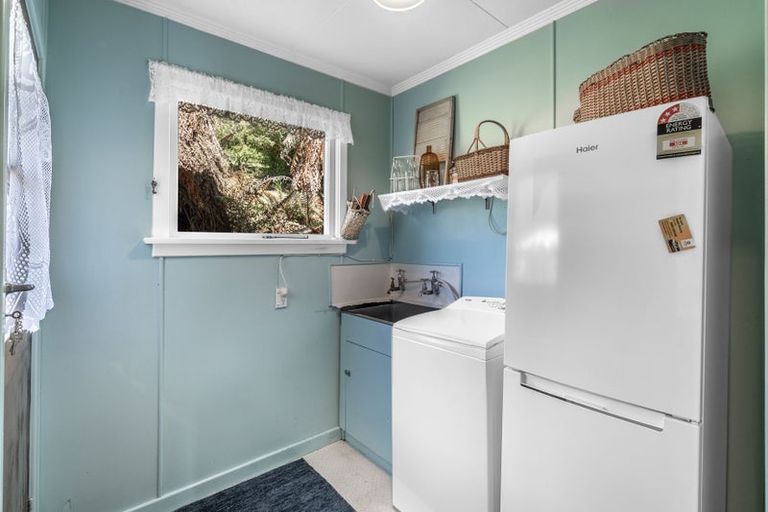 Photo of property in 78 Marine Parade, Bluff, 9814