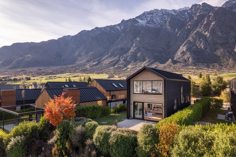 Photo of property in 25 Double Cone Road, Jacks Point, Queenstown, 9371