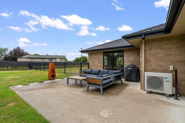 Photo of property in 134 Seaward Road, Edendale, 9825