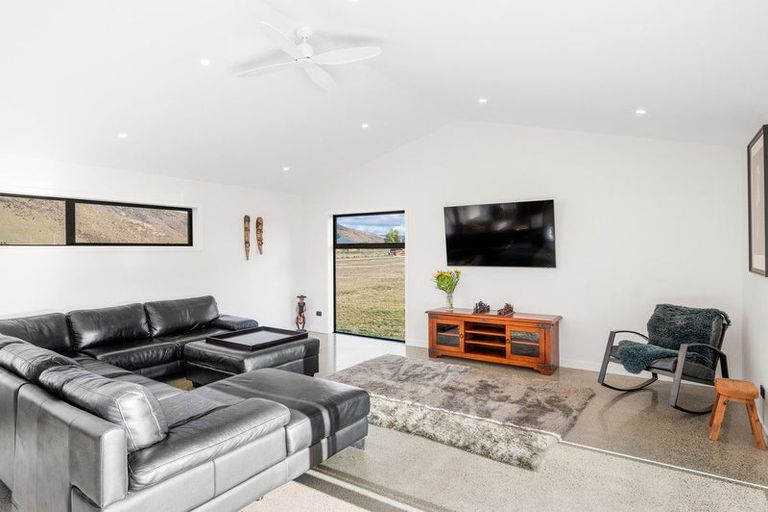 Photo of property in 23 Hardacre Place, Omarama, 9412