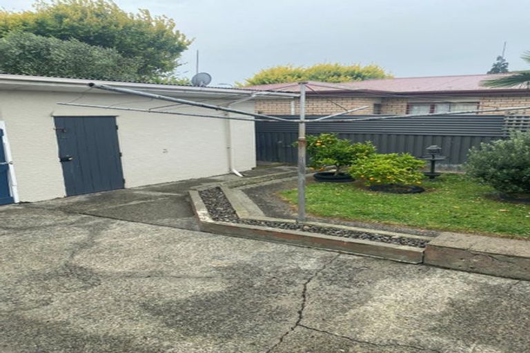 Photo of property in 2 Liverpool Street, Takaro, Palmerston North, 4412