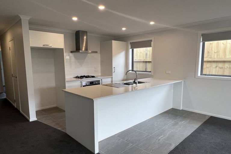 Photo of property in 35 Waruhia Crescent, Rototuna North, 3281