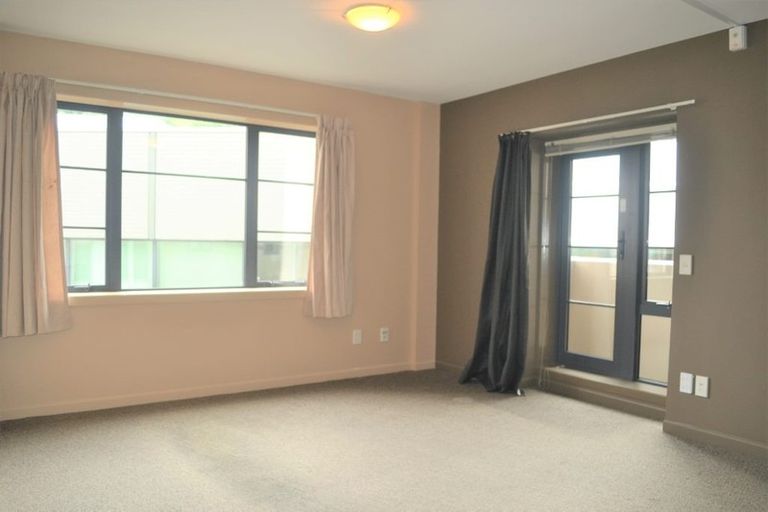 Photo of property in Westhaven Apartments, 20/127 Molesworth Street, Thorndon, Wellington, 6011