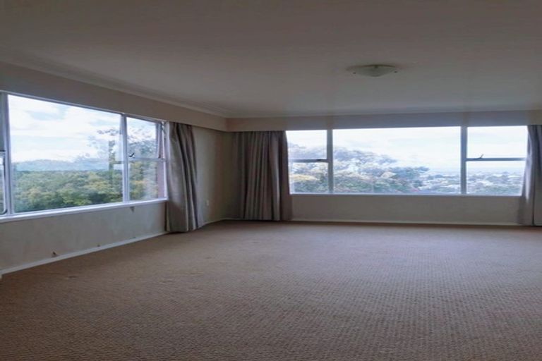 Photo of property in 2/2 Girrahween Drive, Totara Vale, Auckland, 0629