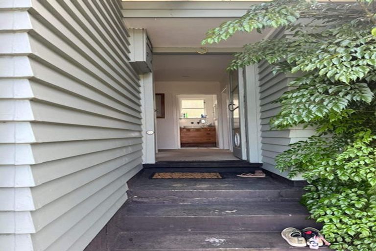 Photo of property in 130 Brunton Crescent, Thames, 3500