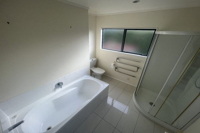 Photo of property in 122 Westchester Drive, Churton Park, Wellington, 6037