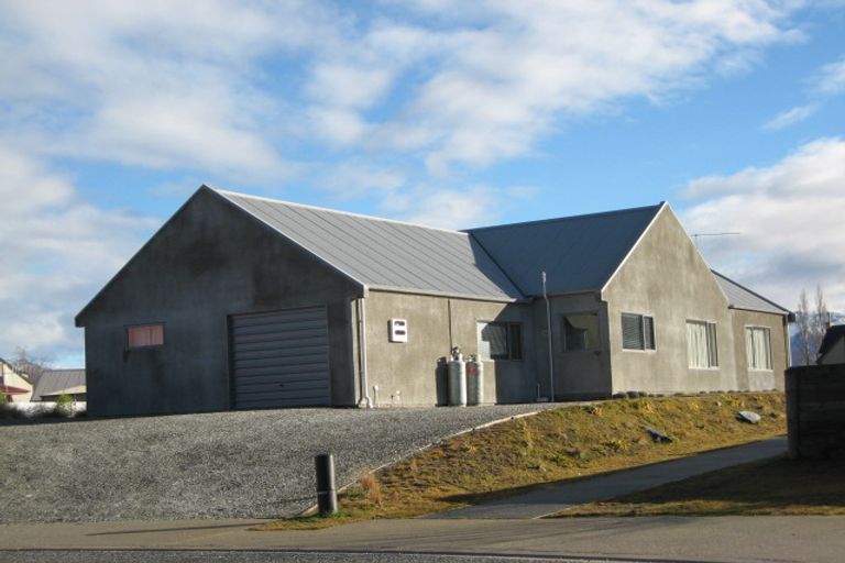 Photo of property in 11 Glenfinnon Place, Wanaka, 9305