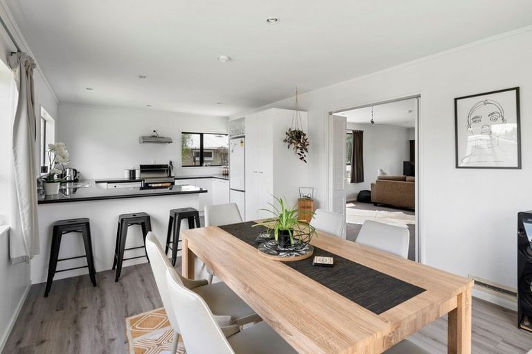 Photo of property in 6 Highbury Drive, Levin, 5510