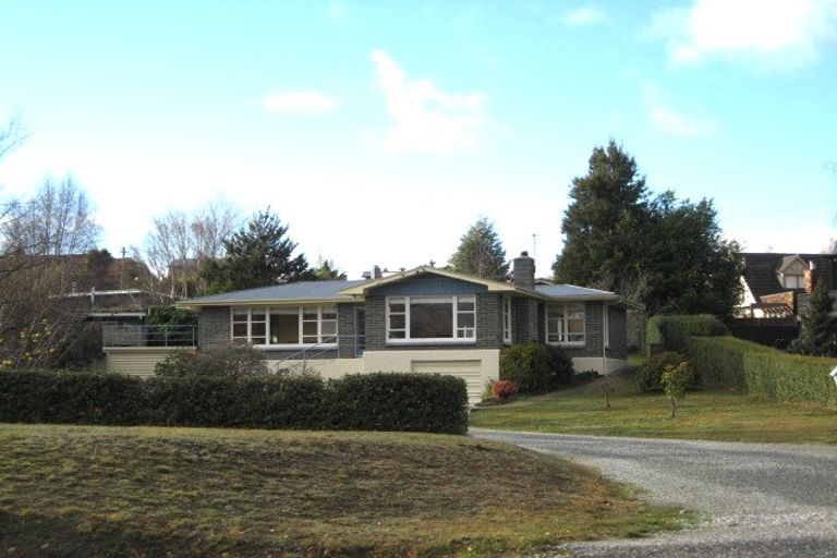 Photo of property in 111 Beacon Point Road, Wanaka, 9305