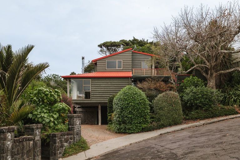 Photo of property in 10 Peregrine Place, Birkenhead, Auckland, 0626