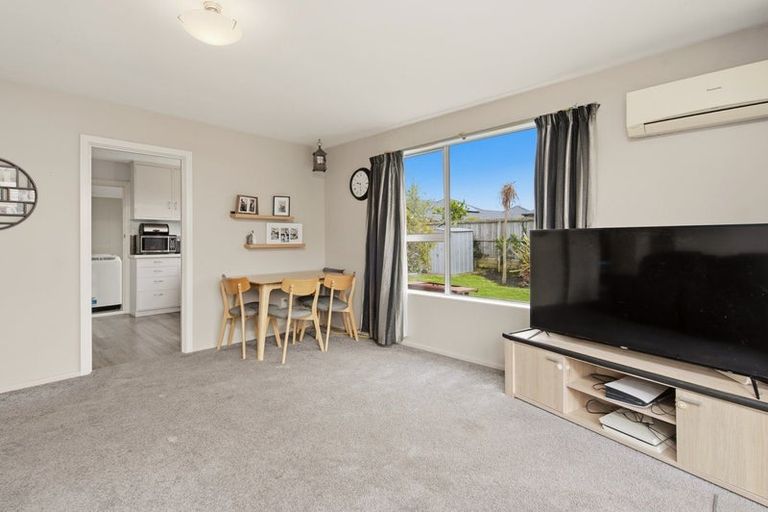 Photo of property in 4/122 Middlepark Road, Sockburn, Christchurch, 8042