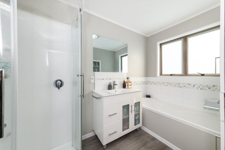 Photo of property in 24 Cedar Crescent, Feilding, 4702