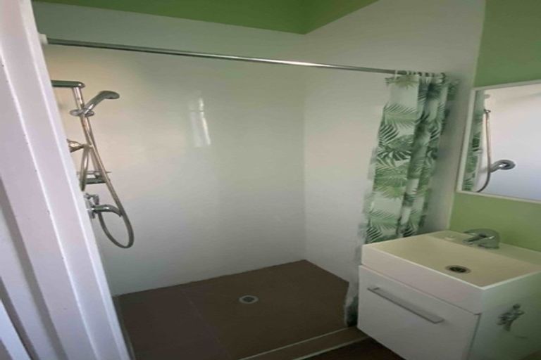 Photo of property in 1218 Great South Road, Runciman, Drury, 2578