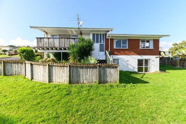 Photo of property in 2 April Place, Red Hill, Papakura, 2110