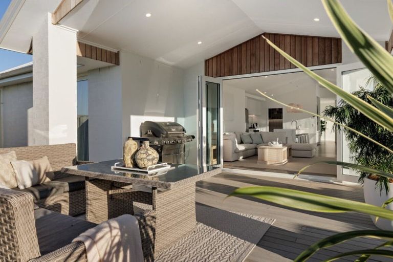 Photo of property in 4 Kuakua Close, Papamoa Beach, Papamoa, 3118