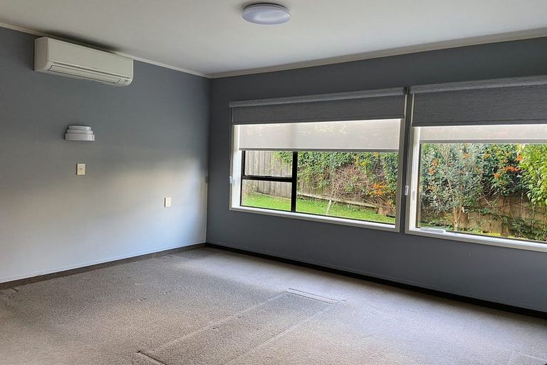 Photo of property in 1/10 Newburn Road, Waiake, Auckland, 0630