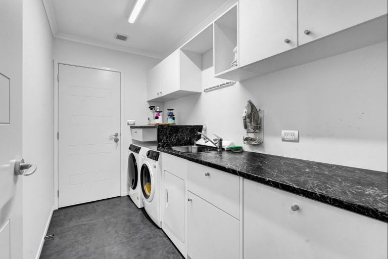 Photo of property in 40 Redwood Crescent, Hurdon, New Plymouth, 4310