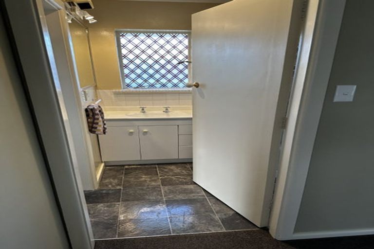 Photo of property in 11 Lyndhurst Crescent, Aranui, Christchurch, 8061