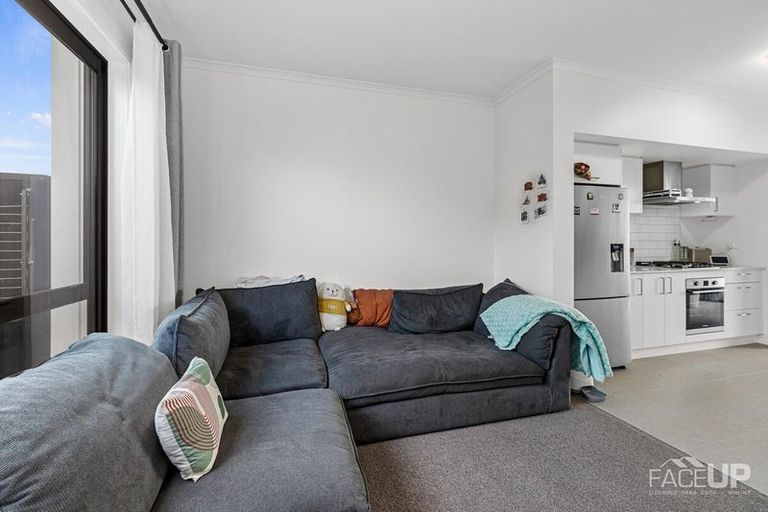 Photo of property in 28 Rahopuru Road, Westgate, Auckland, 0614