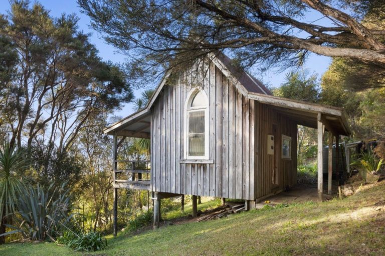 Photo of property in 2 Barr Road, Mahurangi West, Warkworth, 0983