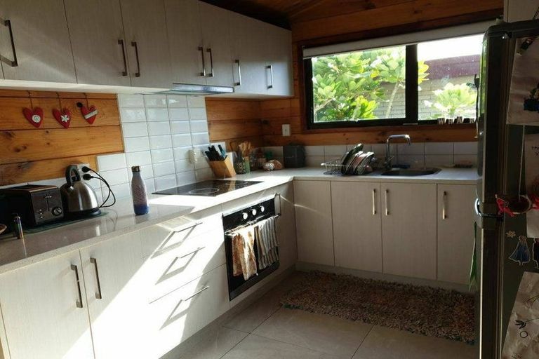 Photo of property in 9 Braund Place, Glenfield, Auckland, 0629