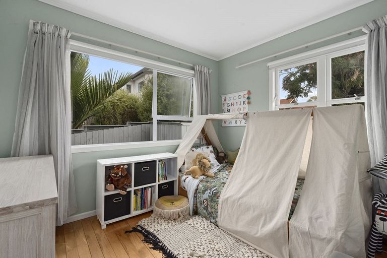 Photo of property in 48 Beulah Avenue, Rothesay Bay, Auckland, 0630