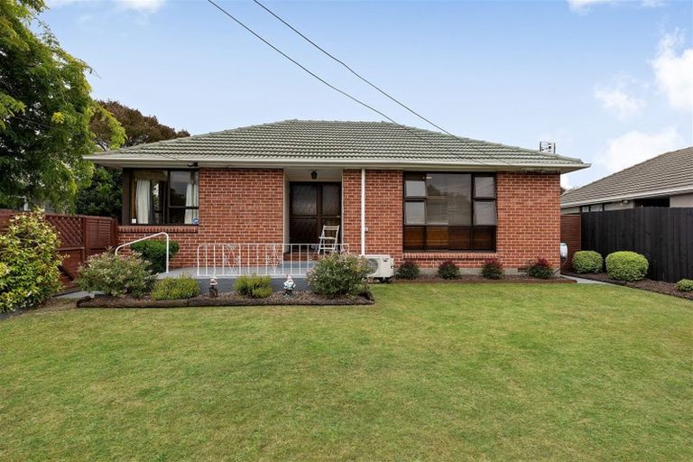 Photo of property in 35 Dunedin Street, Redwood, Christchurch, 8051