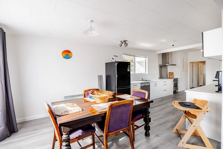 Photo of property in 15a Queens Road, Glen Avon, New Plymouth, 4312