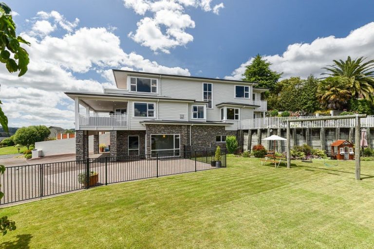 Photo of property in 19 Cobbe Place, Pomare, Rotorua, 3015