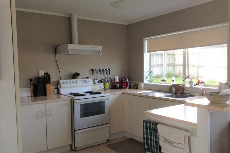 Photo of property in 13 Shenton Place, Burswood, Auckland, 2013