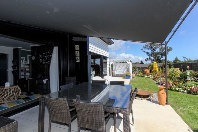 Photo of property in 23 Dreaver Drive, Waitara, 4320