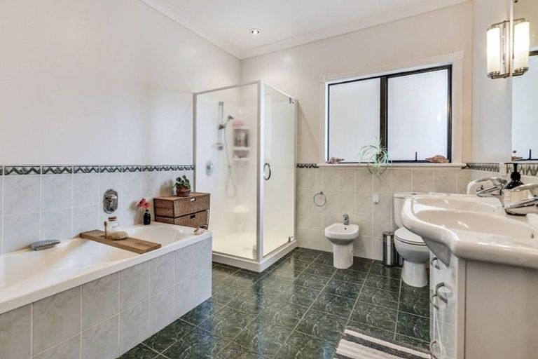 Photo of property in 143 Taylor Street, Cambridge, 3434