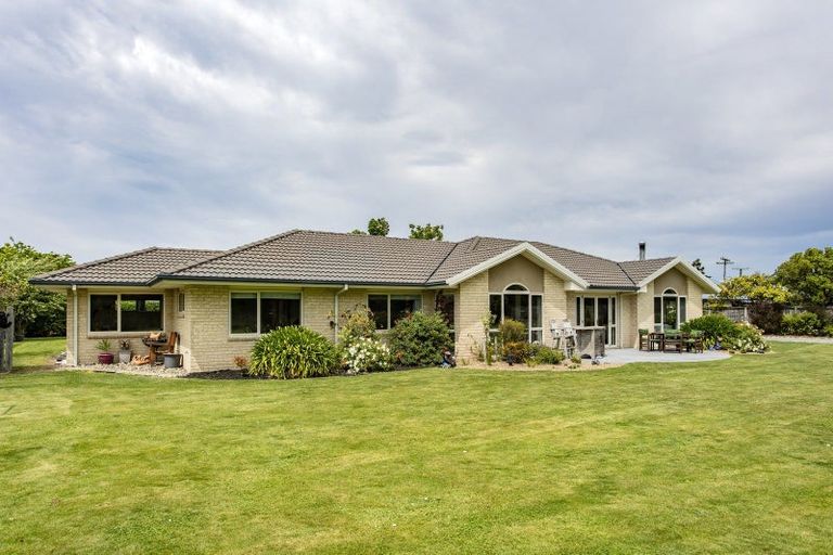 Photo of property in 2 Willowside Place, Amberley, 7410