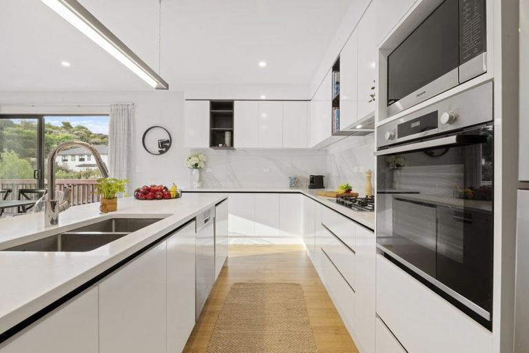 Photo of property in 24 Kahu Close, Orewa, 0931