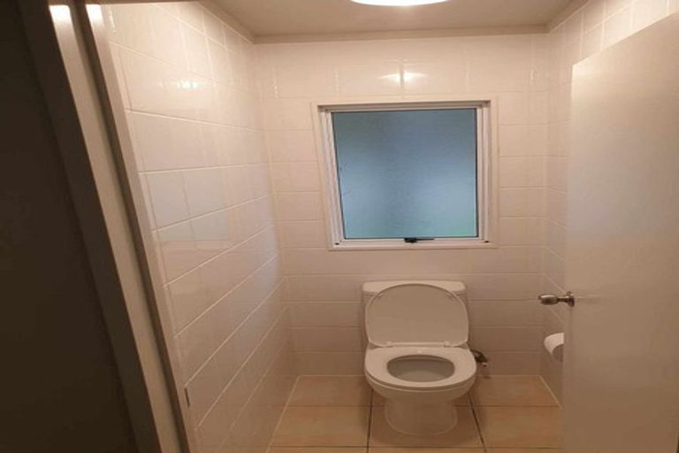 Photo of property in 46 Tauhinu Road, Greenhithe, Auckland, 0632