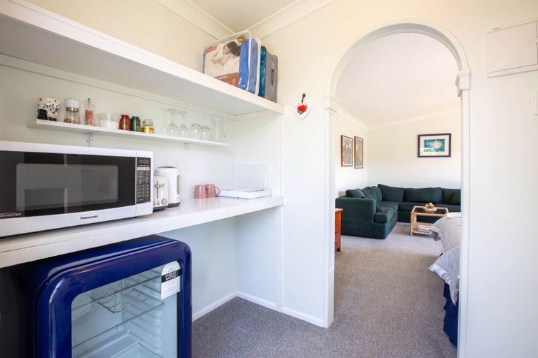 Photo of property in 60 Makora Road, Otaihanga, Paraparaumu, 5036