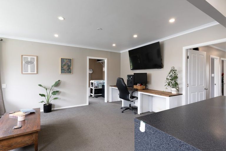 Photo of property in 12 Mexted Crescent, Ranui, Porirua, 5024