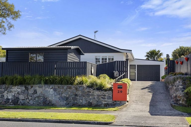 Photo of property in 29 Nevada Drive, Merrilands, New Plymouth, 4312