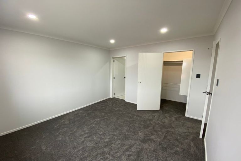Photo of property in 2/72 Howe Street, Howick, Auckland, 2014