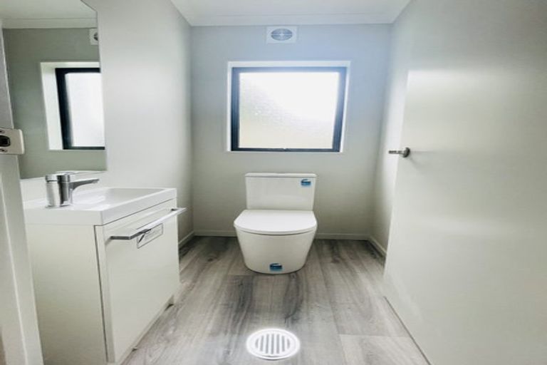 Photo of property in 6a Melleray Place, Randwick Park, Auckland, 2105