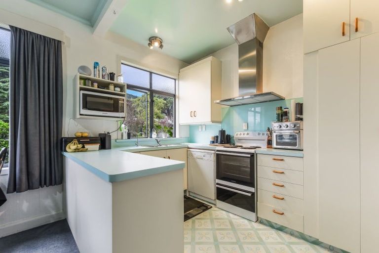 Photo of property in 60 Kent Street, Picton, 7220