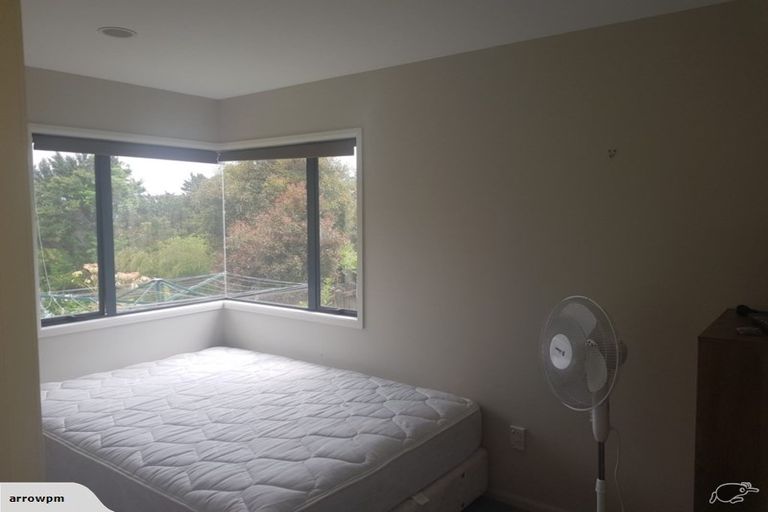 Photo of property in 31 Lorikeet Place, Unsworth Heights, Auckland, 0632